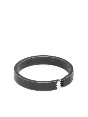 Обручальное кольцо с вырезами