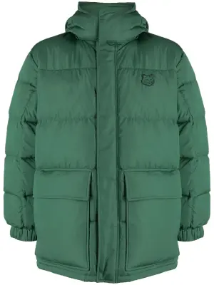 Пуховик с вышитым логотипом