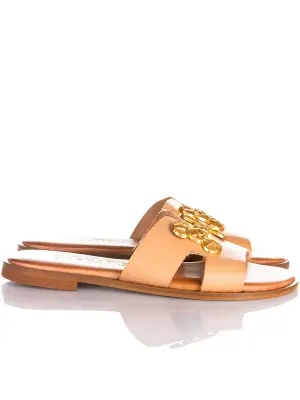 Шлёпанцы с украшением