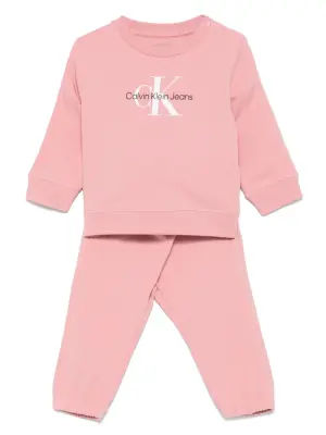 Спортивный костюм с логотипом