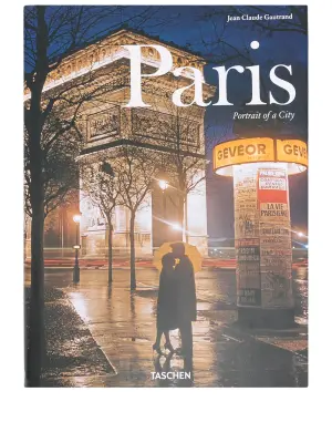 Книга Paris: Portrait of a City