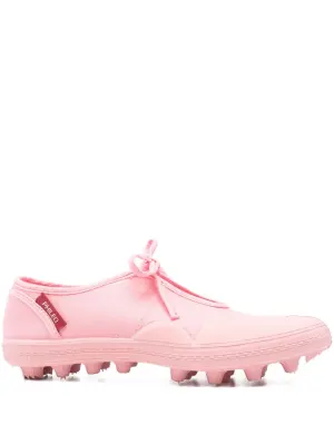 Балетки на шнуровке с заклёпками