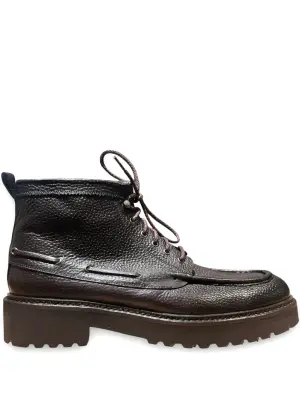 Ботинки на шнуровке с массивной подошвой