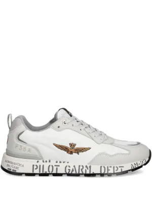 Кеды с вышитым логотипом