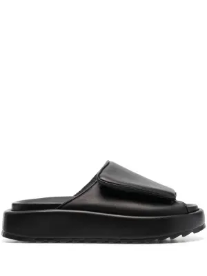 Gia touch-strap fastening slides