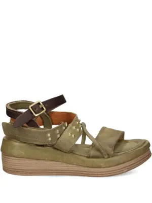 Сандалии Shiloh с ремешком, украшенным заклёпками