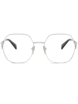 Очки в геометричной оправе