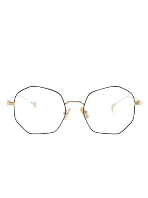 Очки в геометричной оправе