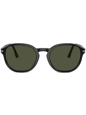 Солнцезащитные очки в круглой оправе