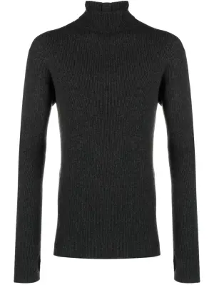 Джемпер в рубчик с высоким воротником