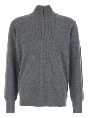 Свитер в рубчик с высоким воротником