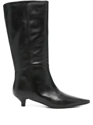 Сапоги с заостренным носком