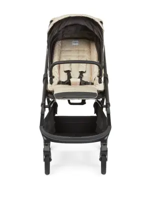 Коляска с логотипом FF