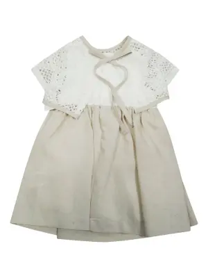 Платье с цветочной аппликацией