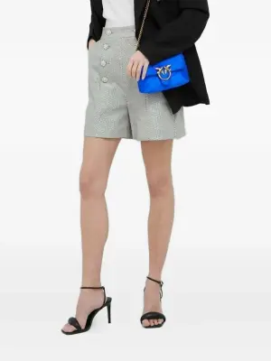 Шорты с декорированными карманами
