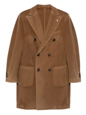 Двубортное пальто с накладными карманами