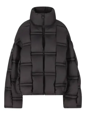 Пуховик с геометричным принтом