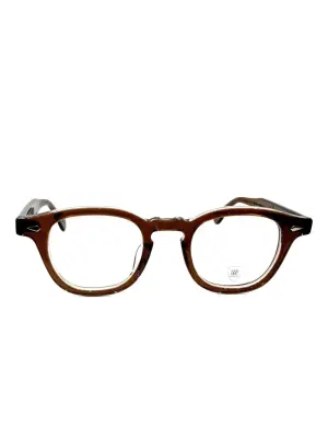 Очки в круглой оправе