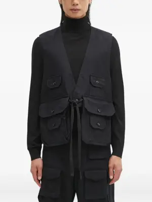 Жилет с карманами и поясом