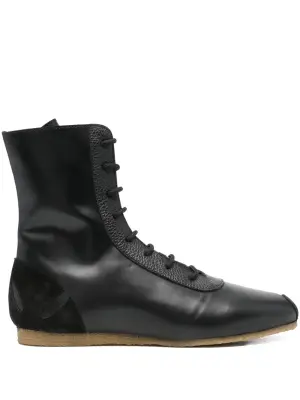 Кроссовки на шнуровке