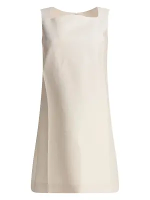 Платье с квадратным вырезом