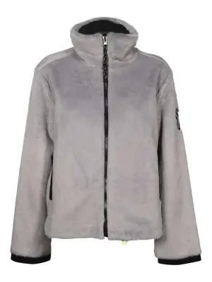 Шуба из искусственного меха с нашивкой-логотипом