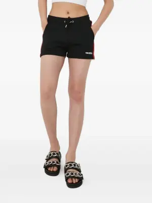 Шорты с лампасами и логотипом