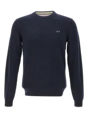 Толстовка с вышитым логотипом