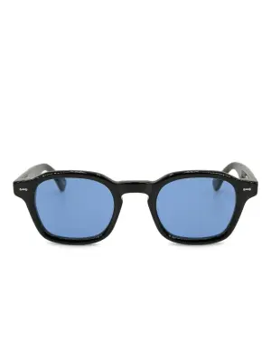 Солнцезащитные очки в геометричной оправе