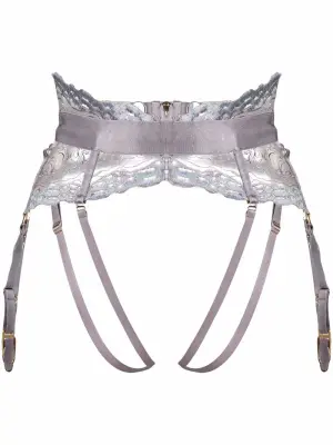 Трусы-стринги с кружевом