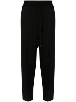 Прямые брюки строгого кроя