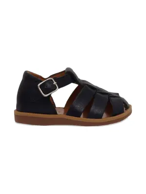 Сандалии с пряжками