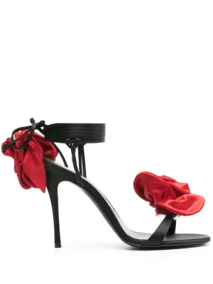 Атласные босоножки с цветочной аппликацией