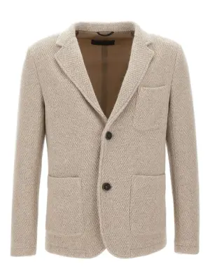 Пиджак на двух пуговицах