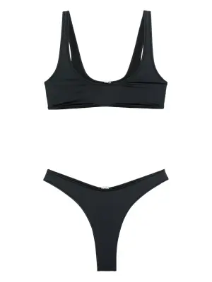 Бикини с глубоким вырезом