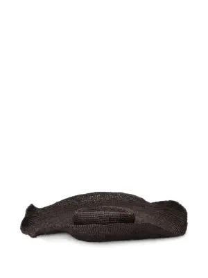 Шляпа с широкими полями