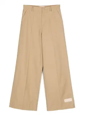 Широкие брюки строгого кроя