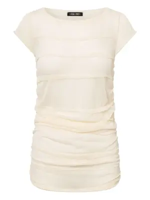 Футболка со сборками