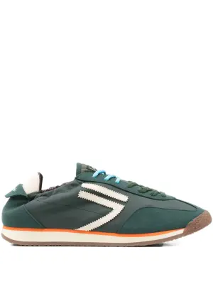 Кроссовки с логотипом