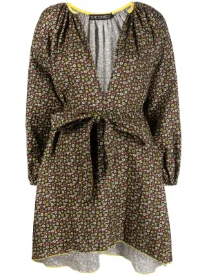 Платье с поясом и цветочным принтом