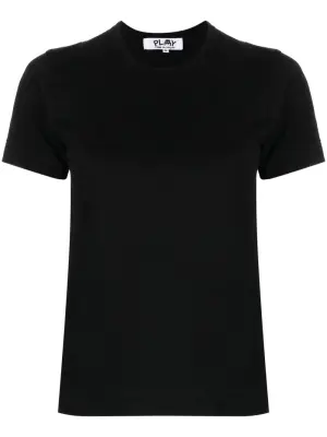 Футболка с нашивкой-логотипом