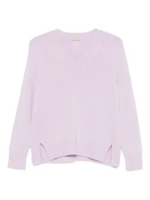 Свитер с V-образным вырезом