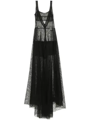 Кружевное платье с вышивкой