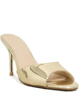 Босоножки на шпильке