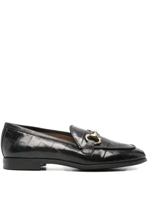 Лоферы с тиснением под кожу крокодила