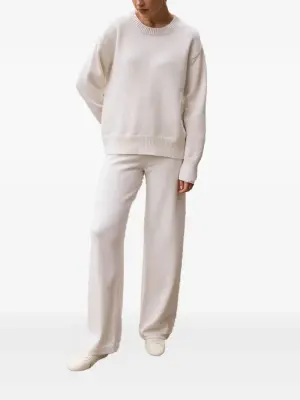 Свитер с круглым вырезом