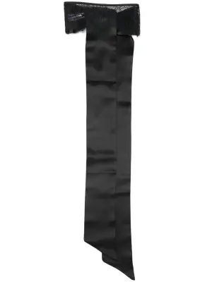 Лента с кружевной отделкой