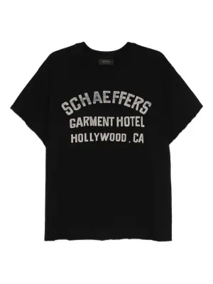 Футболка с логотипом