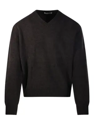 Свитер с V-образным вырезом
