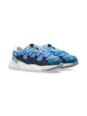 Кроссовки с логотипом